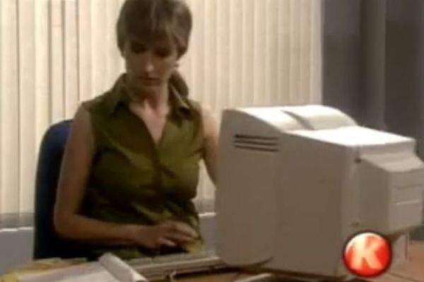 Τι γίνεται όταν επιστρέφεις στη δουλειά μετά από 30 χρόνια; (video)