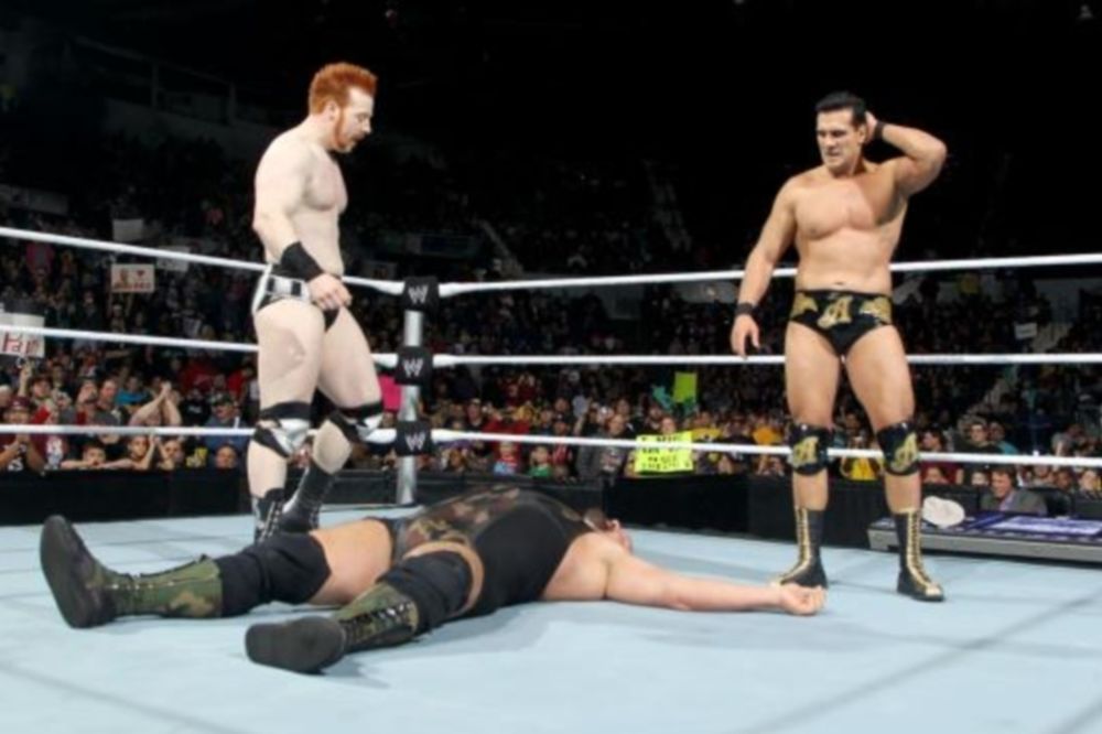 SmackDown: Νέα χρονιά με «brogue kick» (photos+videos)