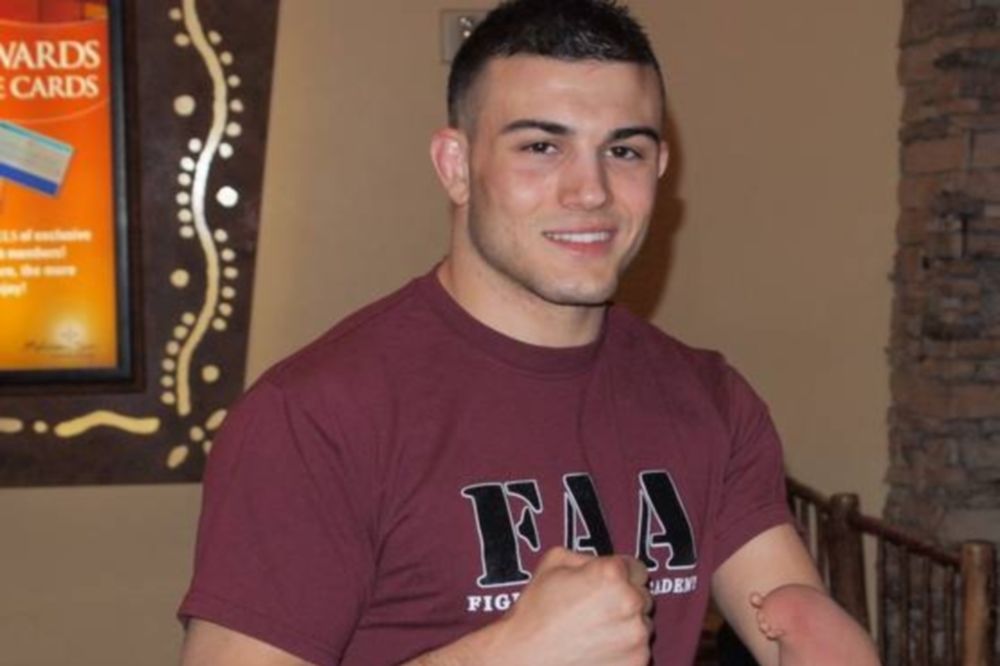 MMA: Θέλει UFC μαχητής με ένα χέρι