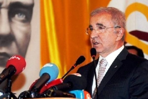 Αϊσάλ: «2,5 εκατ. εσείς; 25 εκατ. εμείς»