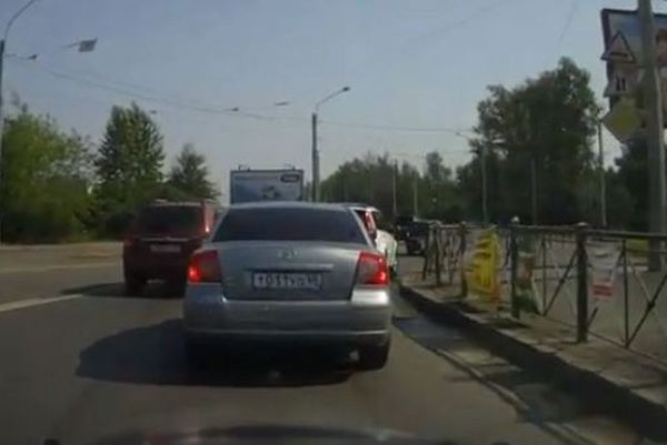 Δείτε τι κάνει ο εκδικητικός οδηγός! (video)