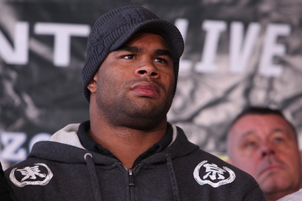 UFC: Πήρε… άδεια ο Overeem (video)