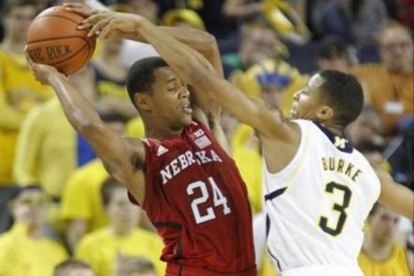 NCAA: 16/16 το Μίσιγκαν (videos)