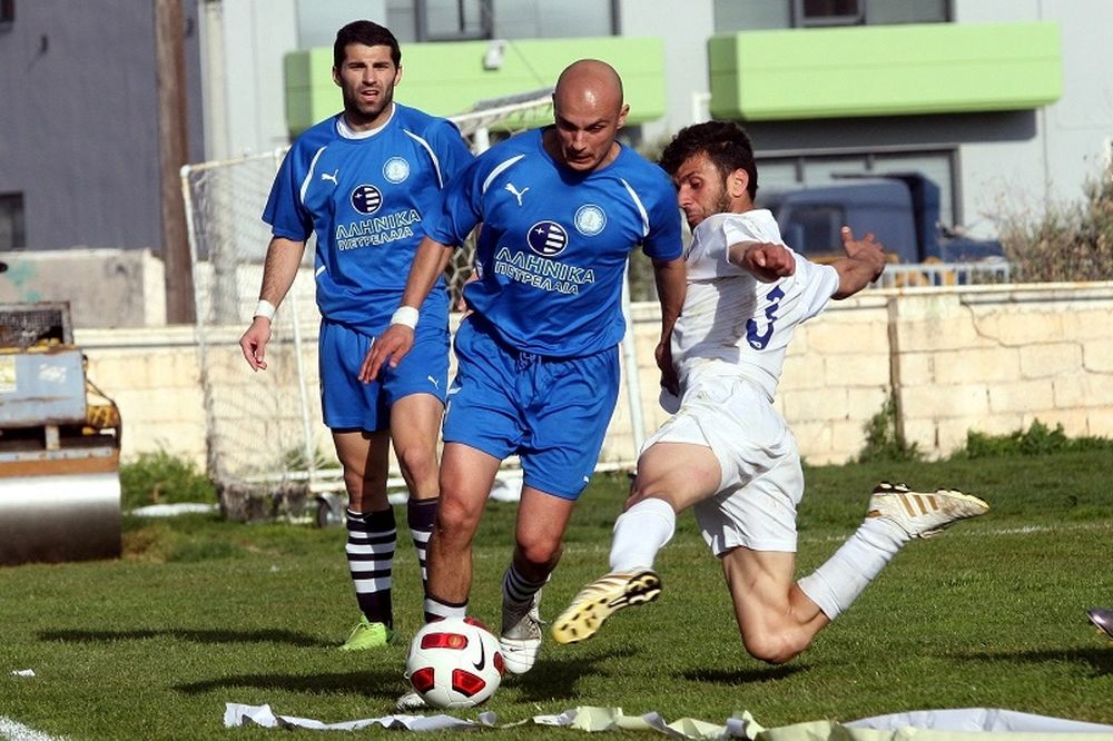 Πανελευσινιακός: Τέλος ο Αποστολάτος