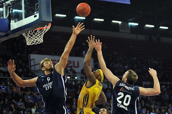 Δια χειρός Σαβάνοβιτς, 71-62 την Άλμπα η Εφές