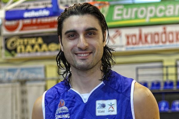 Σιζόπουλος: «Καλή νίκη στο Περιστέρι»
