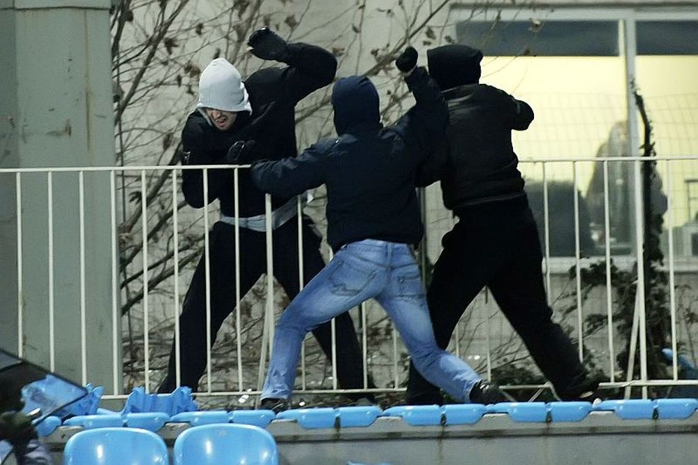 Επεισόδια στα Ιωάννινα, τραυματίες δυο φίλαθλοι