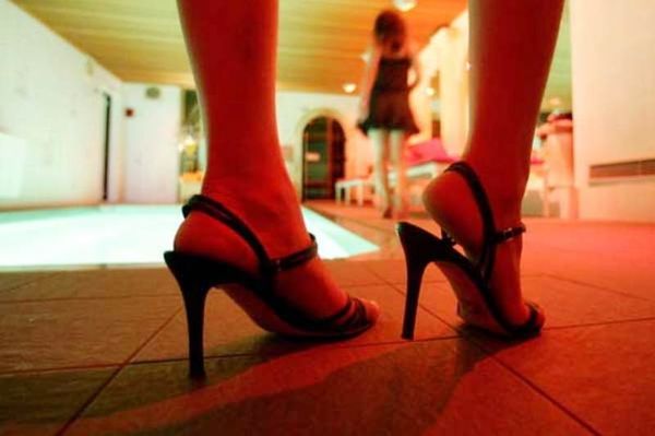 Μουντιάλ 2014: Μαθαίνουν αγγλικά οι ιερόδουλες
