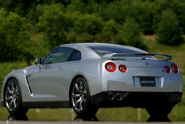  Nissan GT-R με 550 ίππους στη Μεγ. Βρετανία