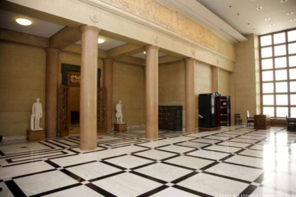 Άγριος καυγάς μεταξύ γυναικών στη Βουλή