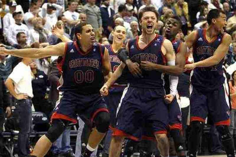 St. Mary's: Το buzzer beater της χρονιάς από τον Ντελαβεντόβα! (video)