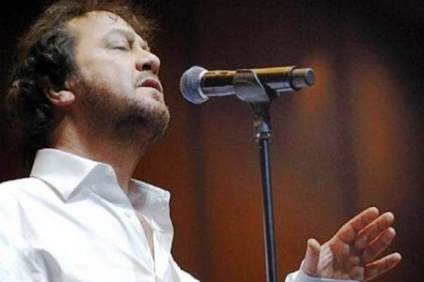 O Γιάννης Πάριος στην Τουρκία για συναυλία