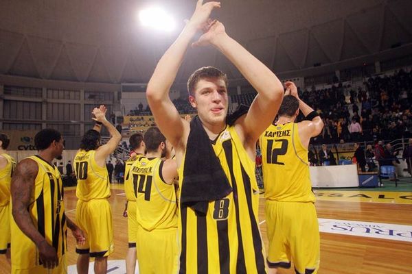 Βεζένκοφ: «Όχι λόγια, μόνο σκληρή δουλειά»