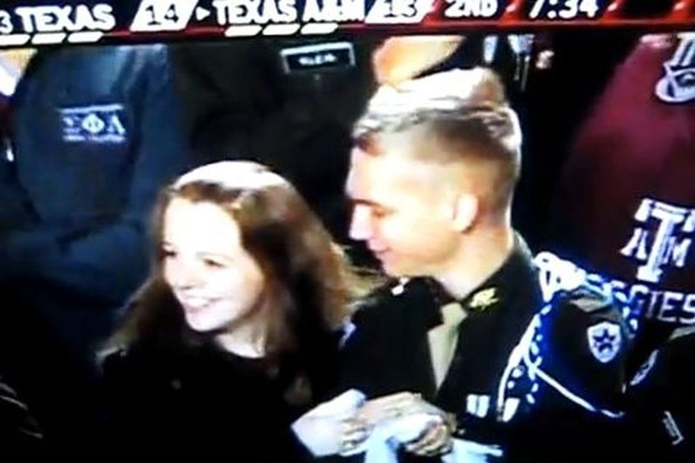 Του έκανε τη δύσκολη για ένα φιλί (Video)