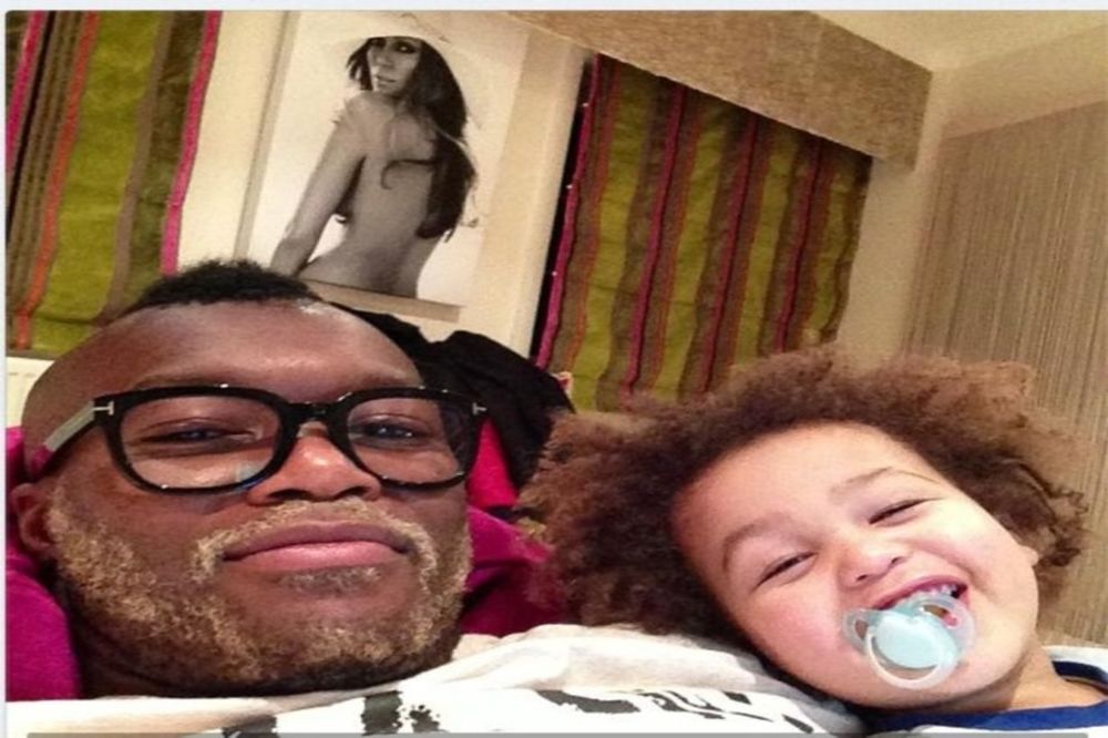 O τρυφερός μπαμπάς Τζιμπρίλ Σισέ! 