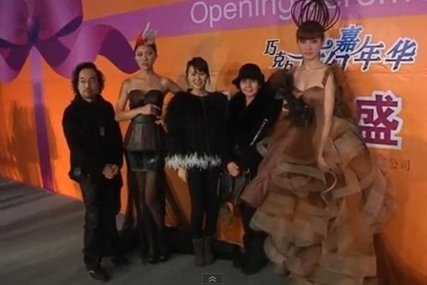 Σοκολατένια... επίδειξη μόδας (video)