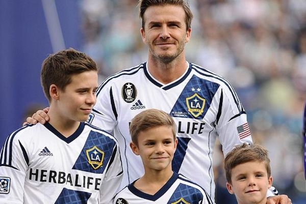 Τσέλσι: Παίρνει όλους τους Μπέκαμ! (videos)