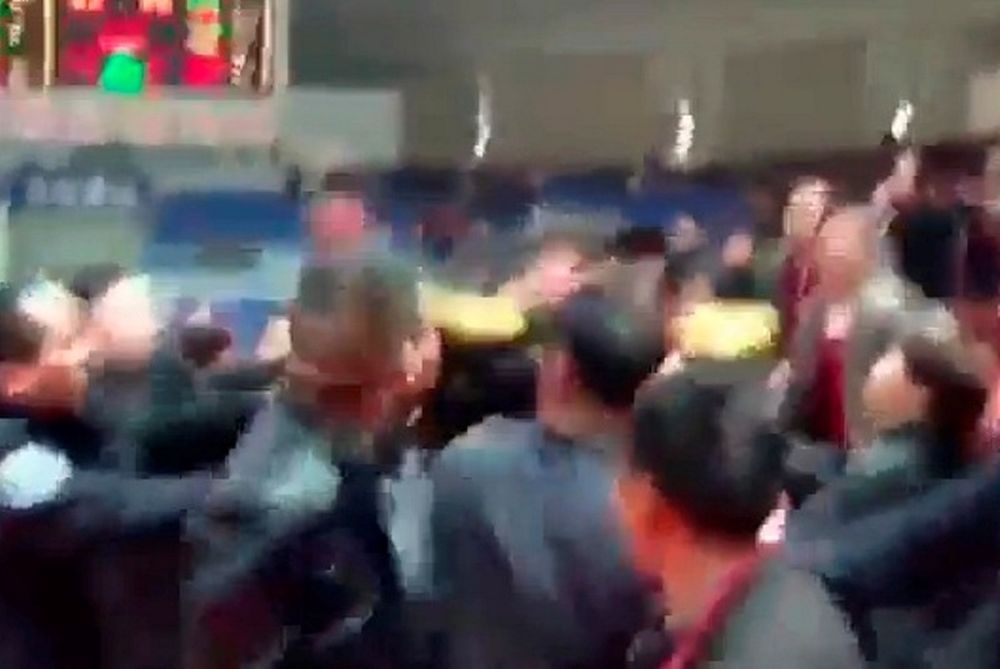 Πήραν στις... γρήγορες τους διαιτητές στην Κίνα (video)