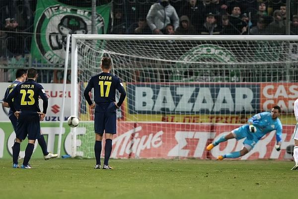 Η σχολή αλά Πανένκα, το ρίσκο κι ο Περόνε (videos)