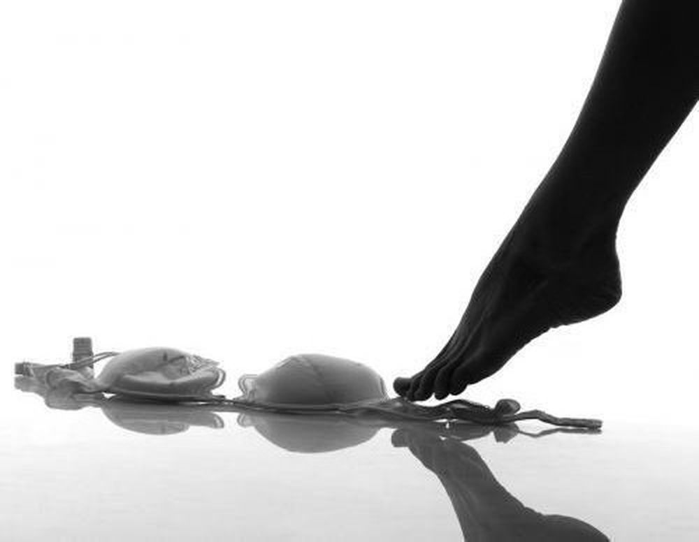 Ο προπονητής και το… πέσιμο από τη σύντροφο ποδοσφαιριστή του!!!