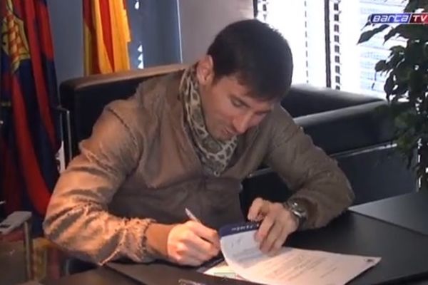 Μπαρτσελόνα: Η υπογραφή του Μέσι (video)