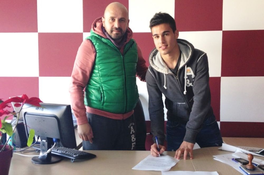 Λάρισα: Επαγγελματίας ο Κρητικός