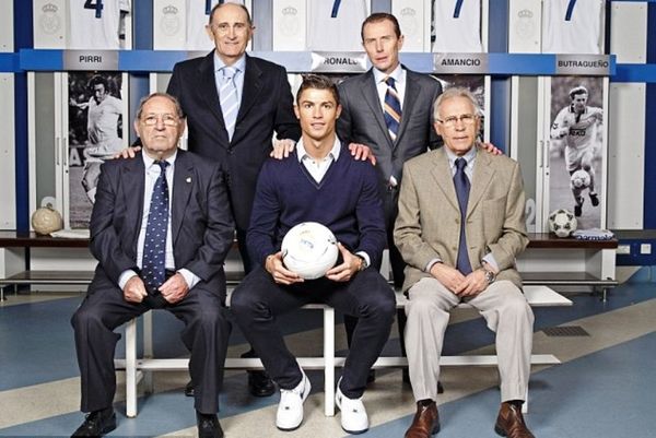 Ο Ρονάλντο με τους θρύλους της Ρεάλ (photos)