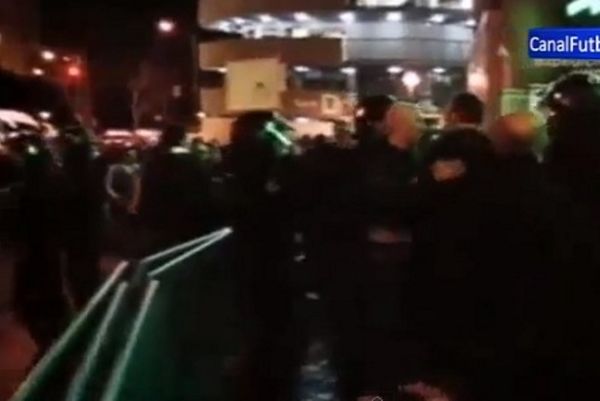 Μάντσεστερ Γιουνάιτεντ: Χαμός έξω από το Μπερναμπέου! (video)