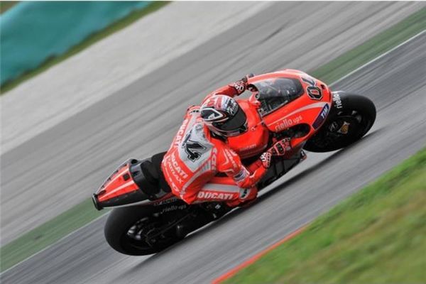 Moto GP: Βελτίωση της μοτοσυκλέτας ζητά ο Dovizioso
