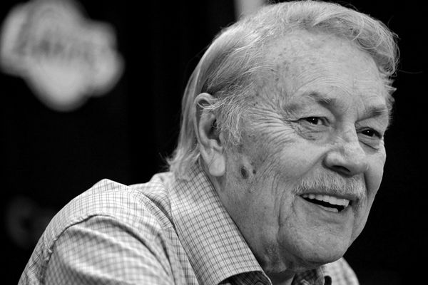 Λος Άντζελες Λέικερς: Απεβίωσε ο Τζέρι Μπας