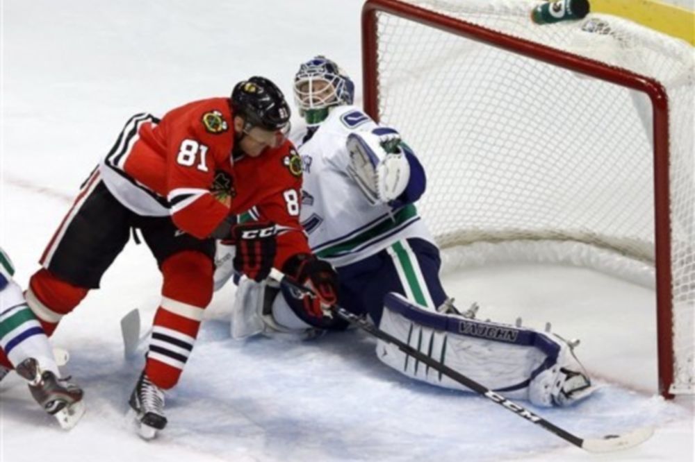 NHL: Ασταμάτητοι οι Μπλάκχοκς (videos)
