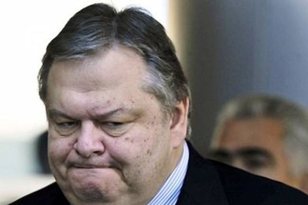 Έβγαλαν τα «μαχαίρια» στο ΠΑΣΟΚ λίγο πριν το συνέδριο