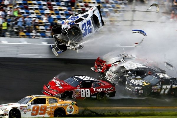 Daytona: Τρομακτικό φινάλε στη σαββατιάτικη κούρσα (video)