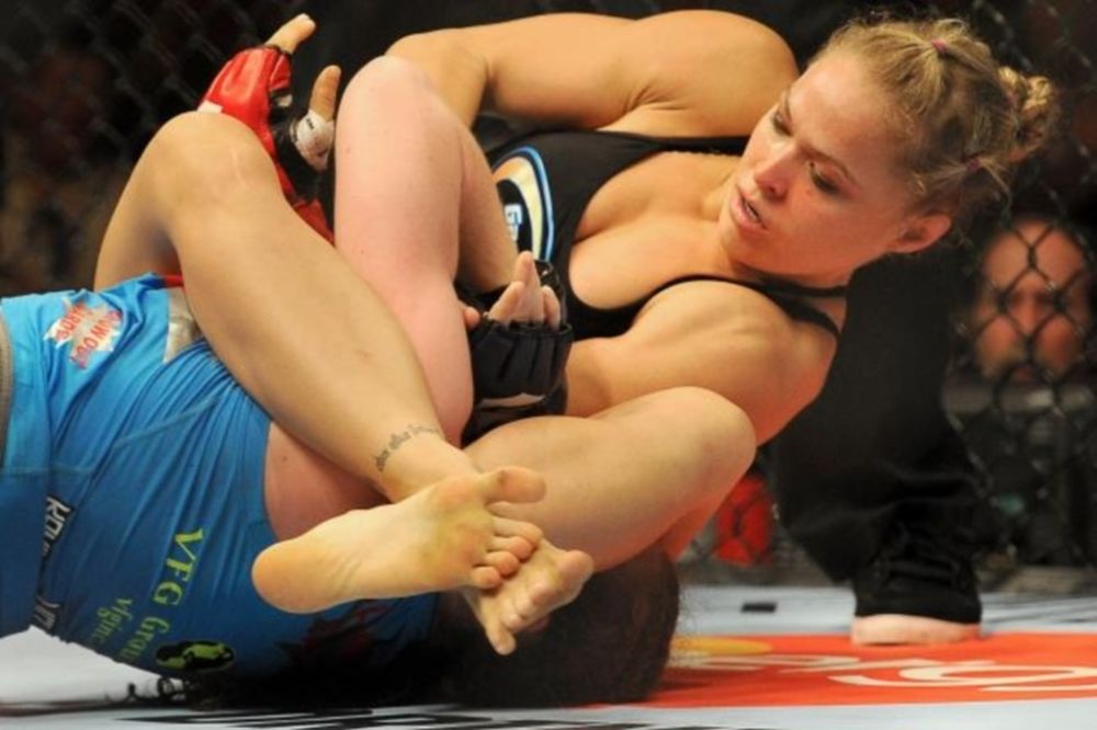 UFC 157: «Βασίλισσα» η Rousey (photos+videos)