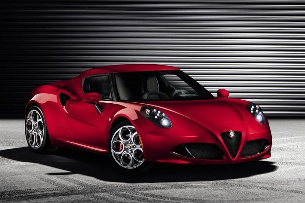 Παγκόσμια πρεμιέρα Alfa Romeo 4C  