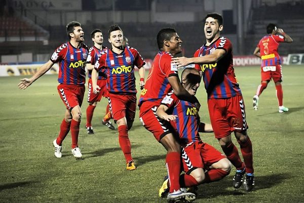 Βέροια: Γενική είσοδος 5 ευρώ με Πανθρακικό