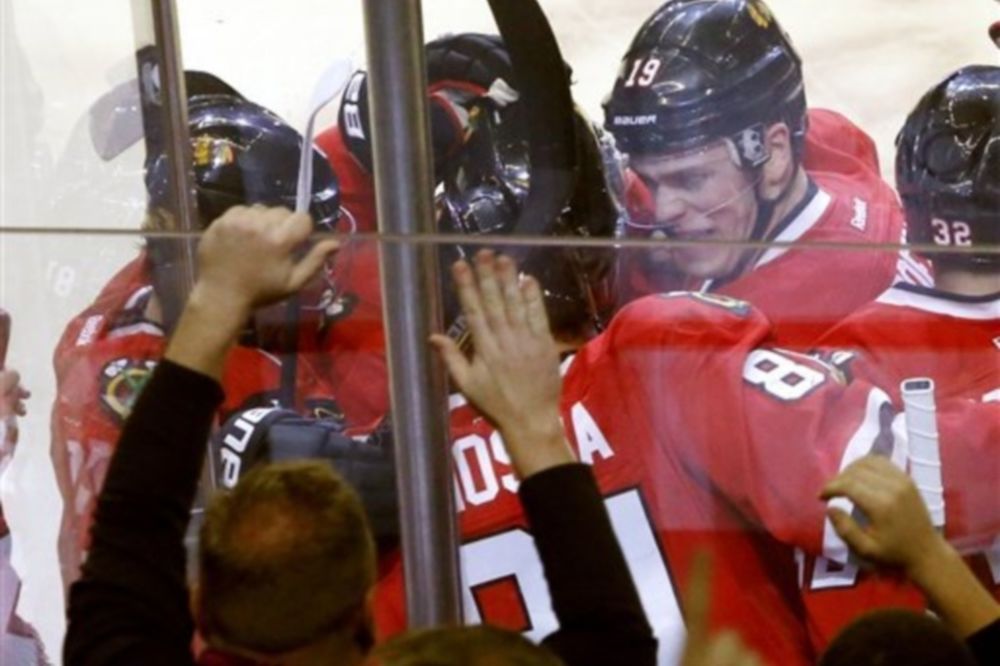 NHL: Στα 19 το σερί των Μπλάκχοκς (videos)