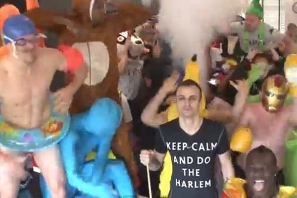 Φούλαμ: Χορεύει... Harlem Shake ο Καραγκούνης; (video)