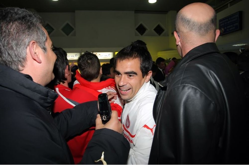 Ολυμπιακός: Αποθεωτική... άφιξη στην Κρήτη (photos)
