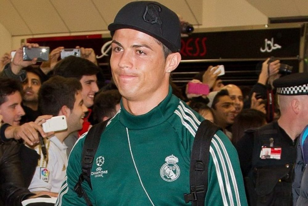 Ρεάλ Μαδρίτης: Χαμός με Ρονάλντο στην άφιξη στο Μάντσεστερ (photos+video)