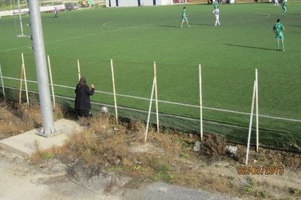 Η... γιαγιά πάει γήπεδο και προσεύχεται για τον Ραύκο (photos)