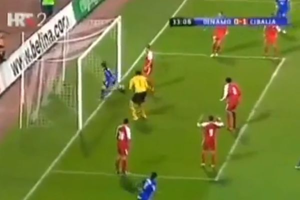 Τι γκολ έχασε ο... άμπαλος (Video)