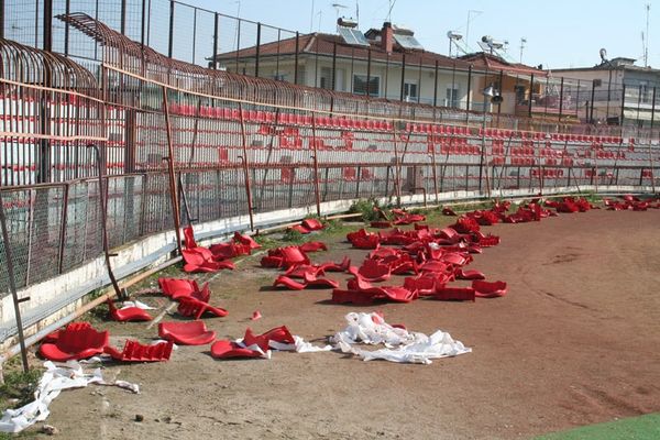 Βέροια: «...κι άφησαν πίσω τους συντρίμμια» (photos)