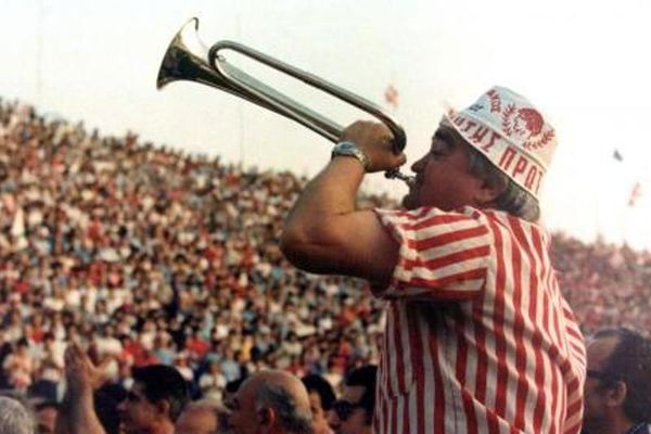 «Θρύλε των γηπέδων...» 