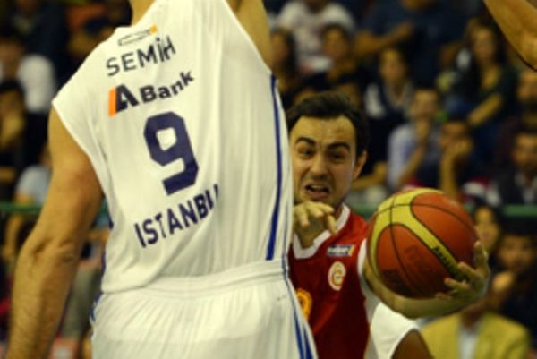 Πρωτιά για Γαλατάσαραϊ