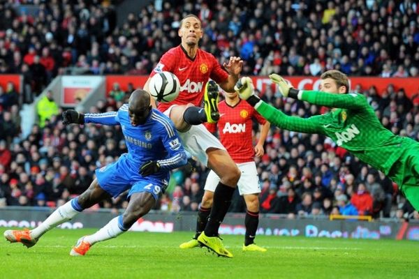 «Αυτοκτόνησε» η Γιουνάιτεντ, 2-2 με Τσέλσι (video)