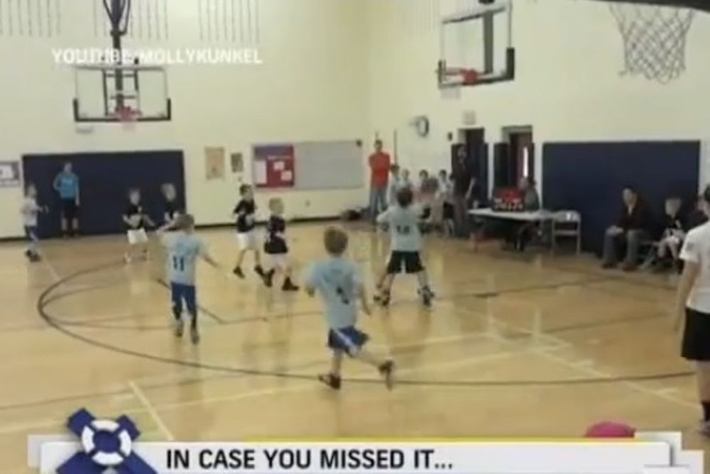 Απίθανο buzzer beater από πιτσιρικά! (video)