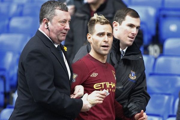 Έβερτον – Σίτι: Συνελήφθη κωμικός του BBC για… φάρσα στους «πολίτες»! (photos+video)