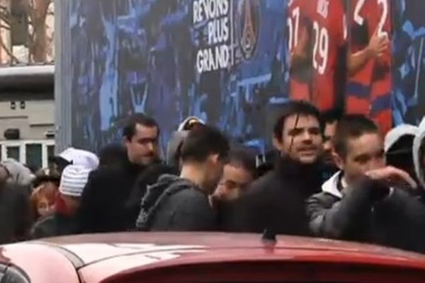 Ουρές για το Παρί Σεν Ζερμέν – Μπαρτσελόνα (video)