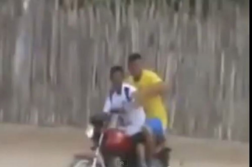 Τερματοφύλακας γύρισε στην εστία του με.... μηχανάκι (Video)